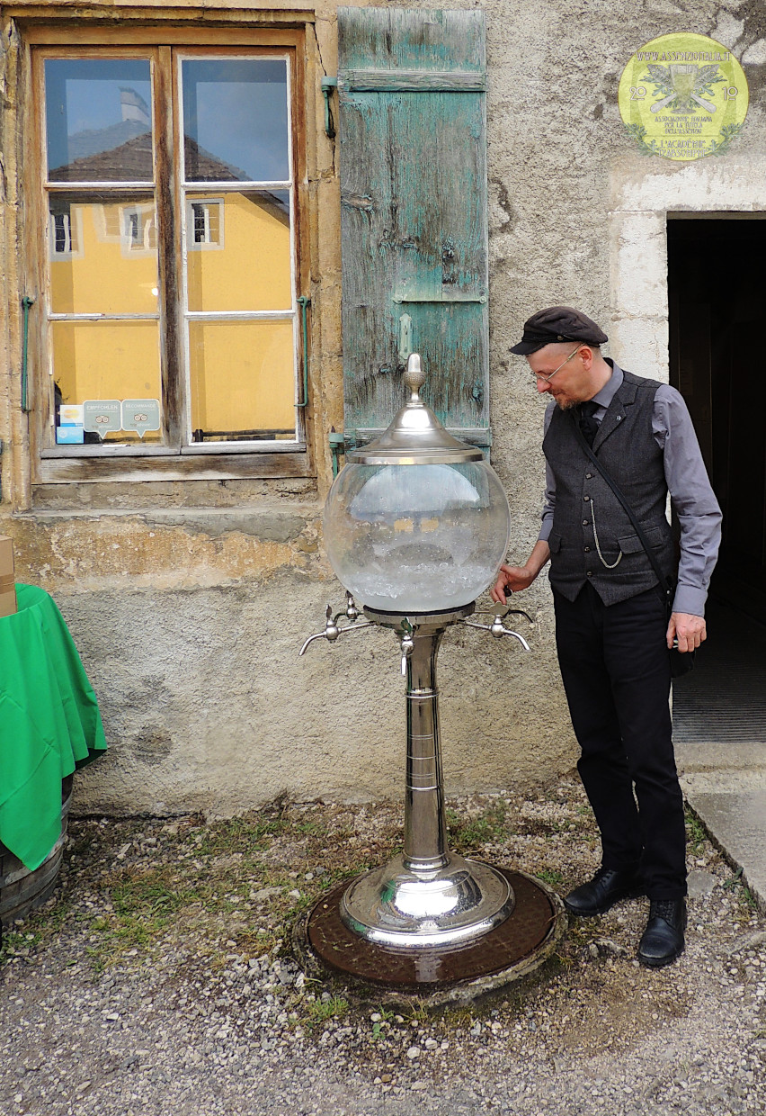 Festa assenzio a Boveresse: Absinthe en fête